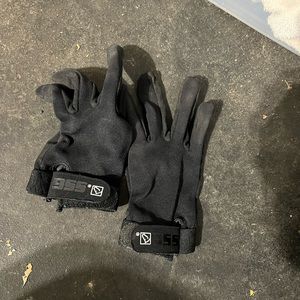 SSG horse schooling / riding all weather gloves size 8/9